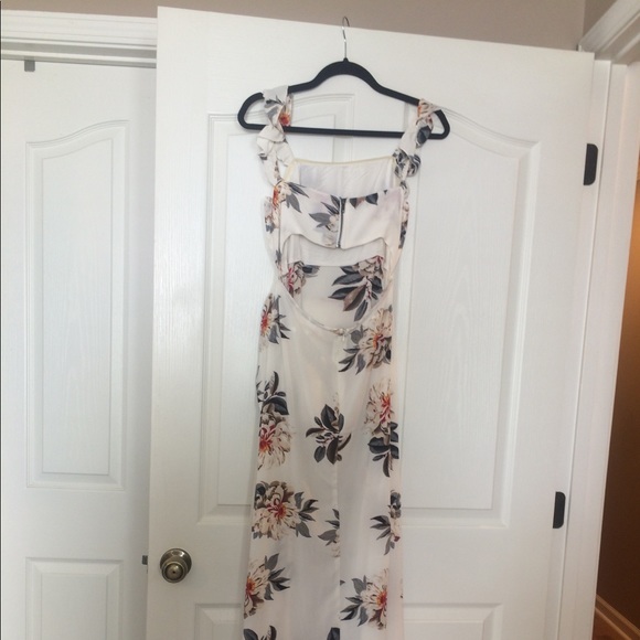 BOHO White Floral Wrap Maxi Dress - Picture 3 of 6